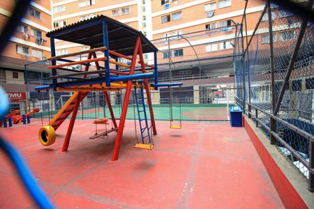 Apartamento à venda com 80m², 2 quartos e sem vagaÁrea comum