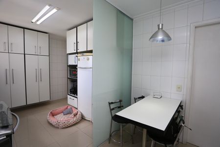 Apartamento para alugar com 145m², 3 quartos e 3 vagascozinha