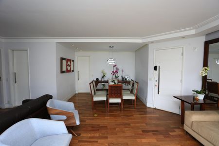 Apartamento para alugar com 145m², 3 quartos e 3 vagassala