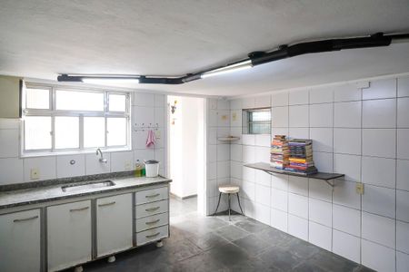 Casa à venda com 250m², 5 quartos e 3 vagasCozinha da edícula