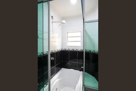 Casa à venda com 250m², 5 quartos e 3 vagasBanheiro da suíte