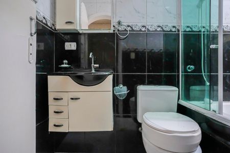 Casa à venda com 250m², 5 quartos e 3 vagasBanheiro da suíte