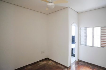 Casa à venda com 250m², 5 quartos e 3 vagasSuíte