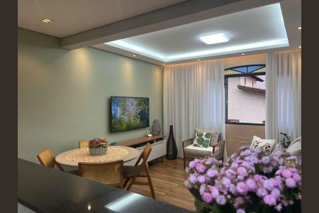 Apartamento à venda com 66m², 2 quartos e 1 vagaSala