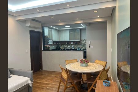 Apartamento à venda com 66m², 2 quartos e 1 vagaSala