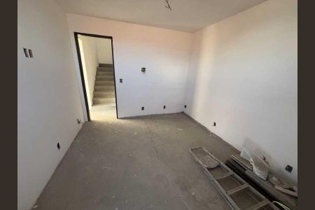 Casa à venda com 4 quartos, 200m² em Jardim Guanabara, Rio de Janeiro