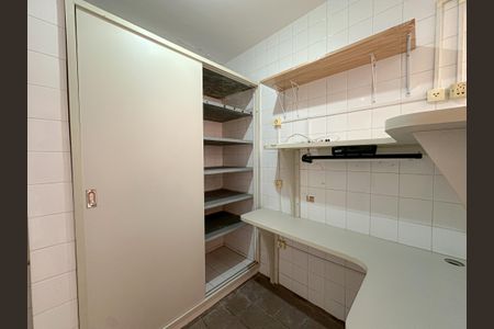 Casa à venda com 119m², 2 quartos e 2 vagasDespensa