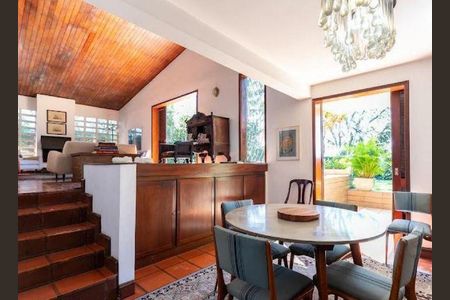 Casa à venda com 3 quartos, 250m² em Jardim Guedala, São Paulo