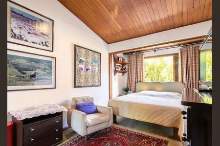 Casa à venda com 3 quartos, 250m² em Jardim Guedala, São Paulo