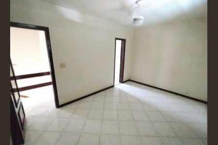 Casa à venda com 4 quartos, 341m² em Piratininga, Niterói