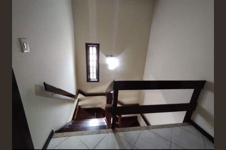 Casa à venda com 4 quartos, 341m² em Piratininga, Niterói