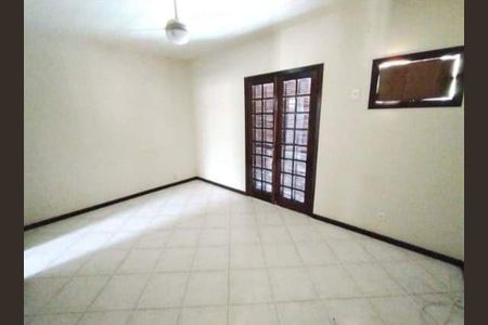 Casa à venda com 4 quartos, 341m² em Piratininga, Niterói