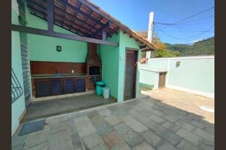 Casa à venda com 4 quartos, 341m² em Piratininga, Niterói