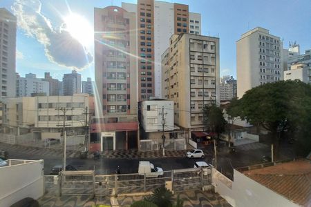 Vista da Sala  de apartamento à venda com 3 quartos, 120m² em Centro, Campinas