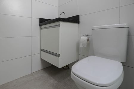Apartamento para alugar com 47m², 2 quartos e 1 vaga Apartamento para alugar com 47m², 2 quartos e 1 vagaBanheiro
