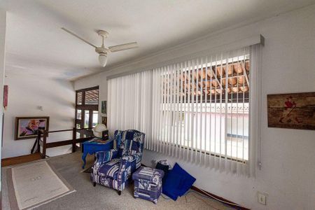 Casa à venda com 5 quartos, 274m² em Itaipu, Niterói