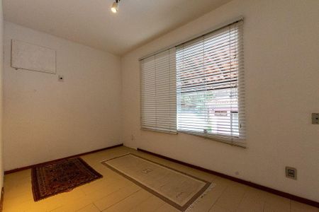 Casa à venda com 5 quartos, 274m² em Itaipu, Niterói