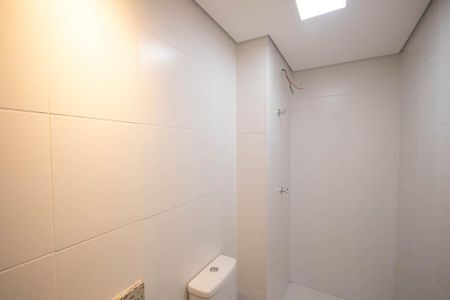 Apartamento para alugar com 36m², 2 quartos e sem vaga Apartamento para alugar com 36m², 2 quartos e sem vagaBanheiro