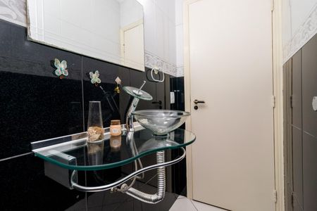 Casa à venda com 250m², 4 quartos e 2 vagasLavabo