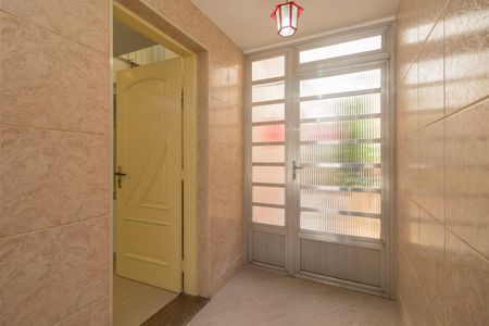 Casa à venda com 250m², 4 quartos e 2 vagasEntrada