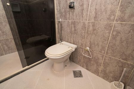 Casa à venda com 250m², 4 quartos e 2 vagasBanheiro da Suíte