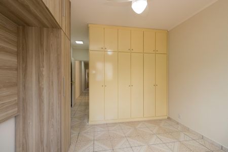 Casa à venda com 250m², 4 quartos e 2 vagasSuíte