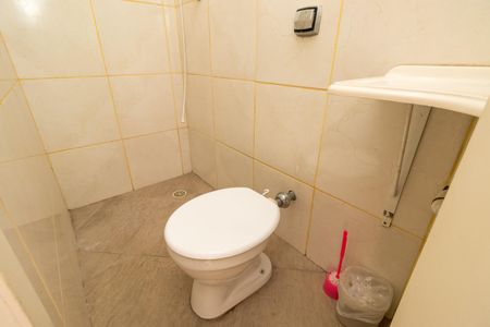 Casa à venda com 250m², 4 quartos e 2 vagasBanheiro de Serviço