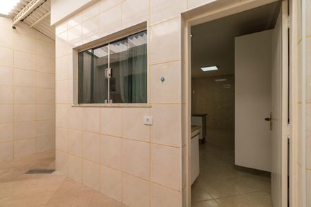 Casa à venda com 250m², 4 quartos e 2 vagasQuintal
