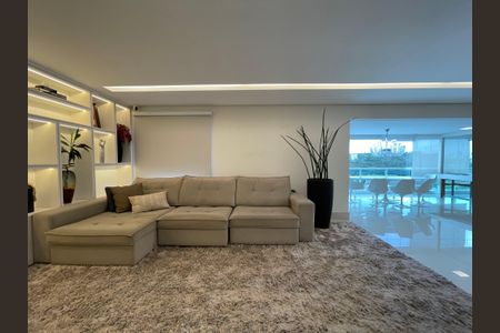 Apartamento à venda com 189m², 3 quartos e 3 vagas Apartamento à venda com 189m², 3 quartos e 3 vagasSala