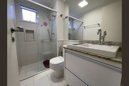 Apartamento à venda com 189m², 3 quartos e 3 vagas Apartamento à venda com 189m², 3 quartos e 3 vagasBanheiro da Suíte 2