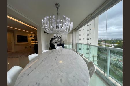 Apartamento à venda com 189m², 3 quartos e 3 vagas Apartamento à venda com 189m², 3 quartos e 3 vagasVaranda da Sala