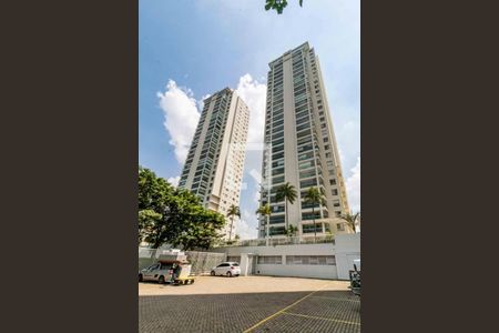 Apartamento à venda com 189m², 3 quartos e 3 vagas Apartamento à venda com 189m², 3 quartos e 3 vagasFachada e portaria