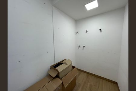 Apartamento à venda com 189m², 3 quartos e 3 vagas Apartamento à venda com 189m², 3 quartos e 3 vagasDespensa