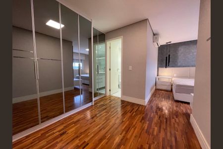 Apartamento à venda com 189m², 3 quartos e 3 vagas Apartamento à venda com 189m², 3 quartos e 3 vagasCloset da suíte 1