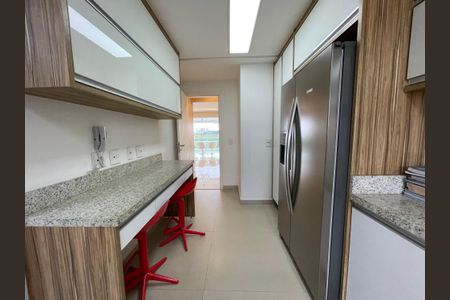 Apartamento à venda com 189m², 3 quartos e 3 vagas Apartamento à venda com 189m², 3 quartos e 3 vagasCozinha