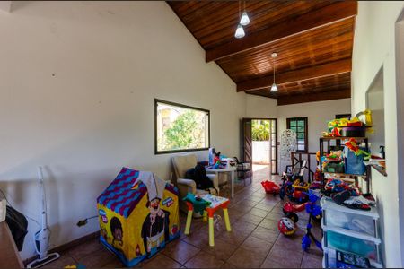 Sala de casa à venda com 3 quartos, 133m² em Jardim Peri, São Paulo