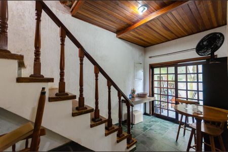 Escada de casa à venda com 3 quartos, 133m² em Jardim Peri, São Paulo