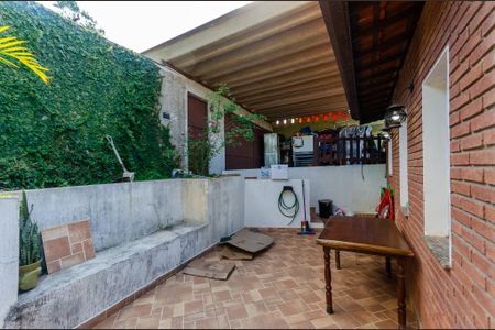 Casa à venda com 133m², 3 quartos e 2 vagasQuintal