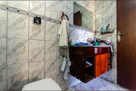 Casa à venda com 133m², 3 quartos e 2 vagasBanheiro