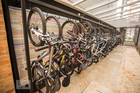 Studio à venda com 26m², 1 quarto e sem vaga Studio à venda com 26m², 1 quarto e sem vagaÁrea comum - Bicicletário