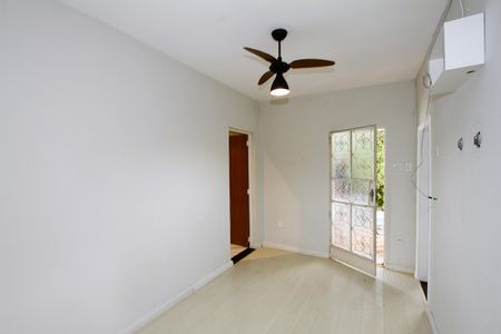 Sala de casa para alugar com 3 quartos, 70m² em Dom Cabral, Belo Horizonte