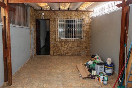 Garagem de casa para alugar com 2 quartos, 96m² em Jardim Cristal, São Paulo