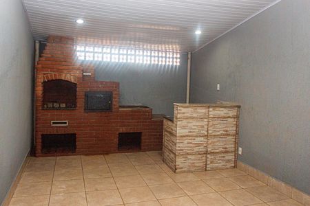 Churrasqueira de casa para alugar com 2 quartos, 96m² em Jardim Cristal, São Paulo