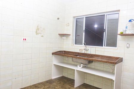 Cozinha de casa para alugar com 2 quartos, 96m² em Jardim Cristal, São Paulo