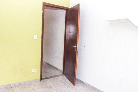 Quarto 2 de casa para alugar com 2 quartos, 96m² em Jardim Cristal, São Paulo