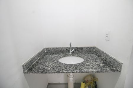 Apartamento para alugar com 35m², 2 quartos e sem vaga Apartamento para alugar com 35m², 2 quartos e sem vagaBanheiro Social