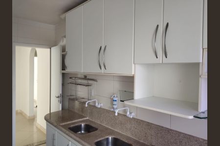 Cozinha de apartamento para alugar com 3 quartos, 118m² em Itaigara, Salvador