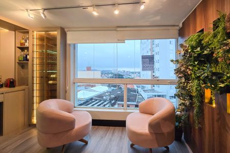 Apartamento à venda com 219m², 4 quartos e 4 vagas Apartamento à venda com 219m², 4 quartos e 4 vagasSacada