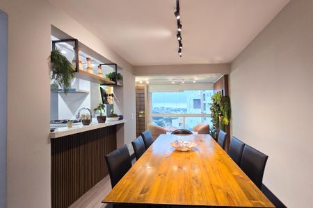 Apartamento à venda com 219m², 4 quartos e 4 vagas Apartamento à venda com 219m², 4 quartos e 4 vagasSala de Jantar