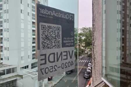 Apartamento à venda com 219m², 4 quartos e 4 vagas Apartamento à venda com 219m², 4 quartos e 4 vagasPlaca